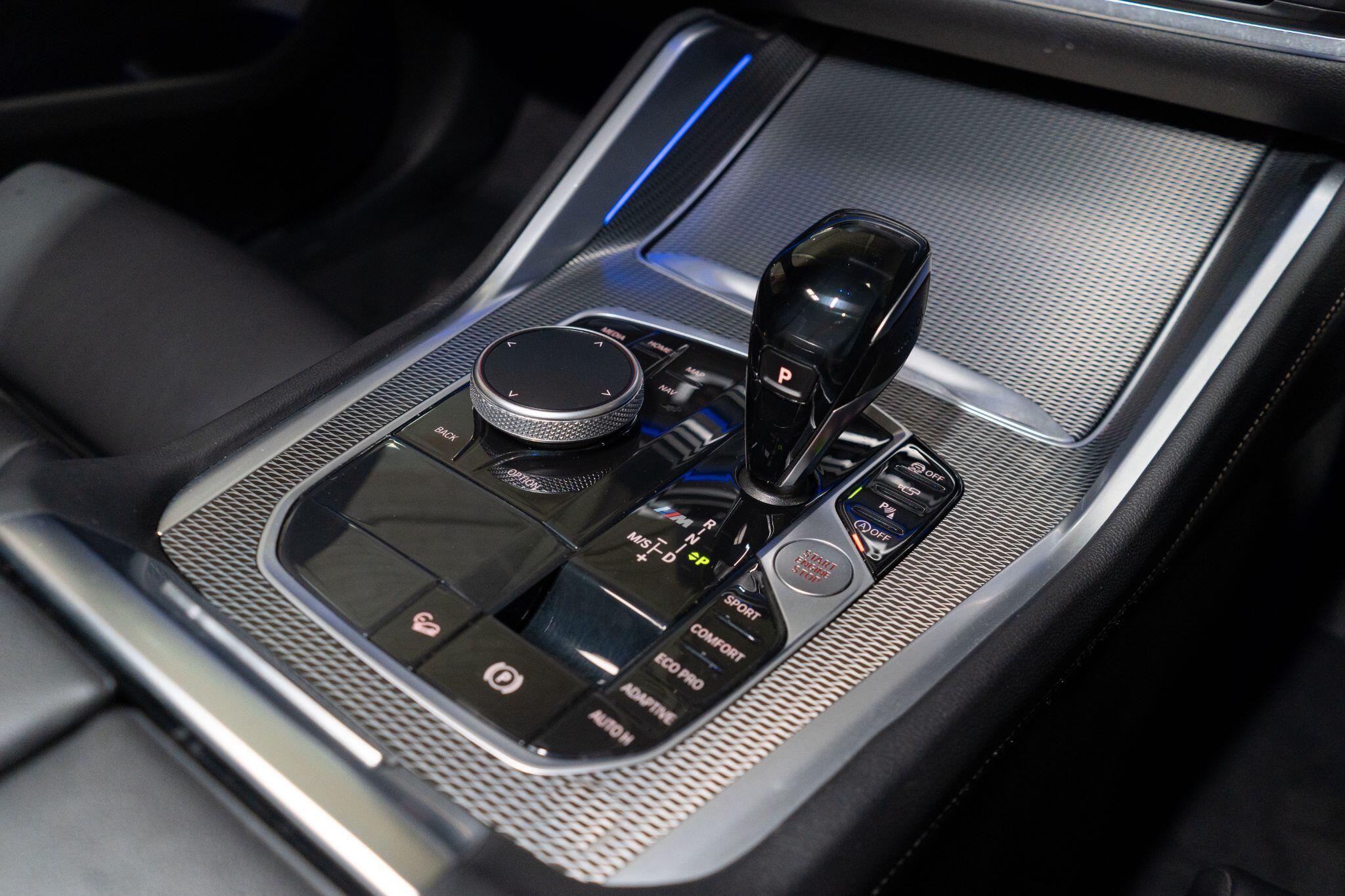 BMW X6 view 26