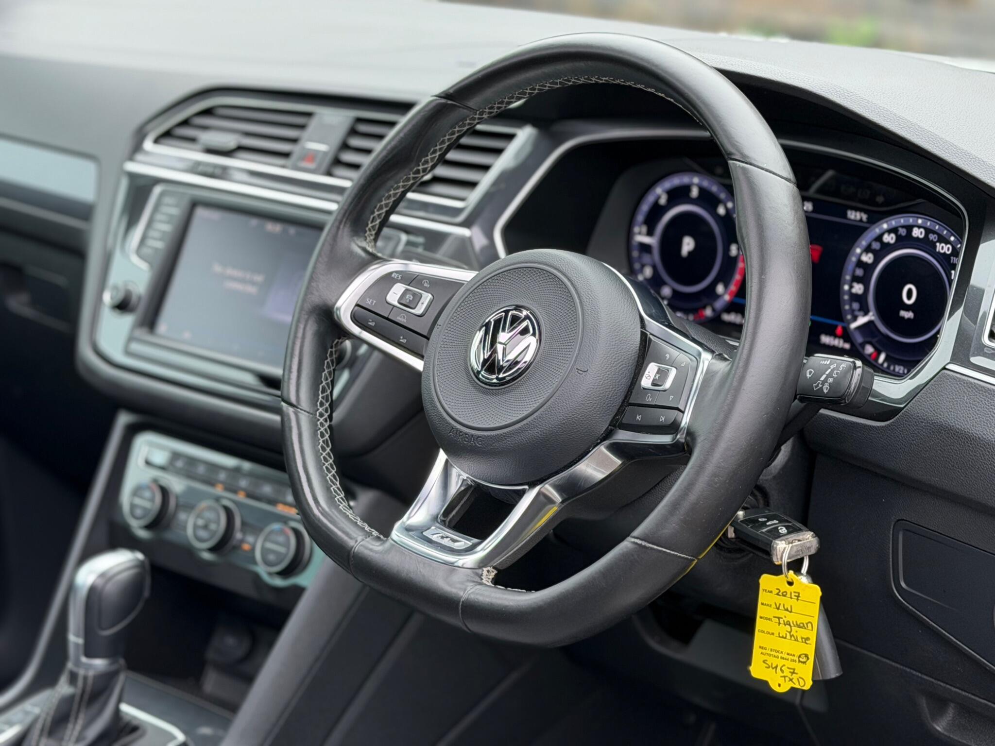 Volkswagen Tiguan view 14