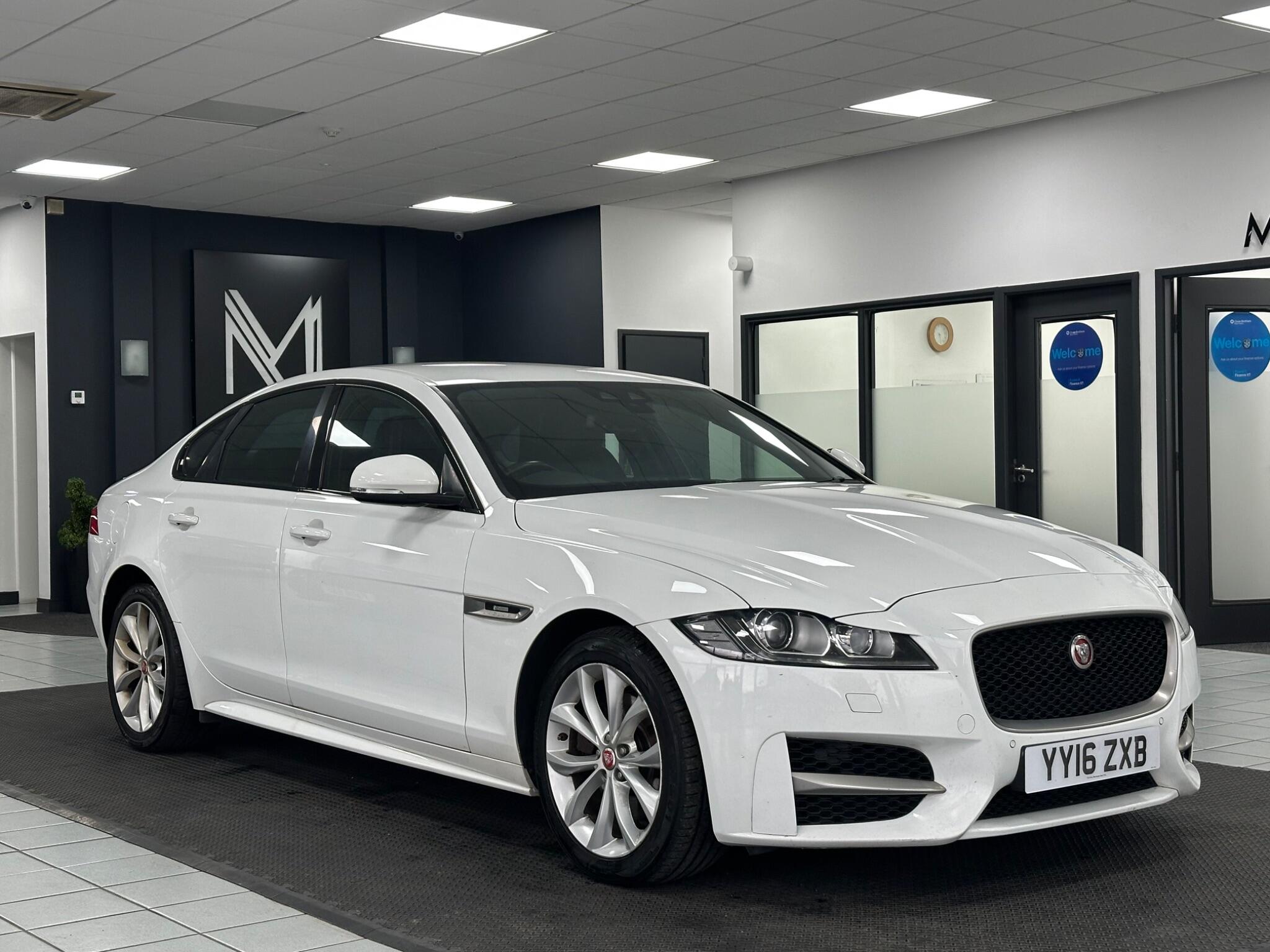 Jaguar XF view 3