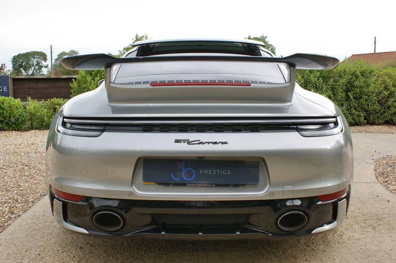 Porsche 911 view 30