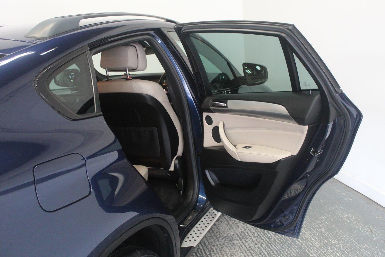 BMW X6 view 26
