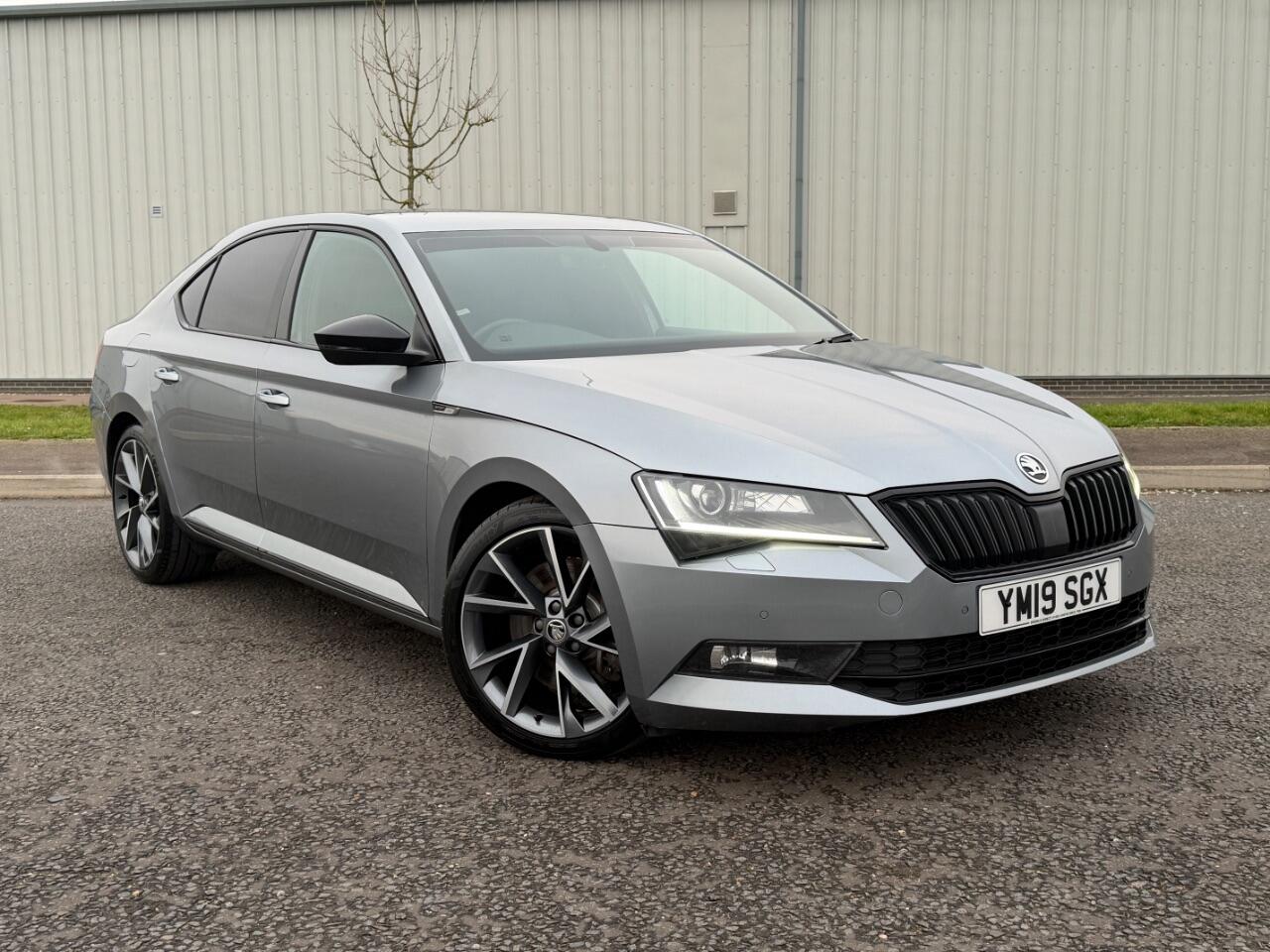 Skoda Superb main image