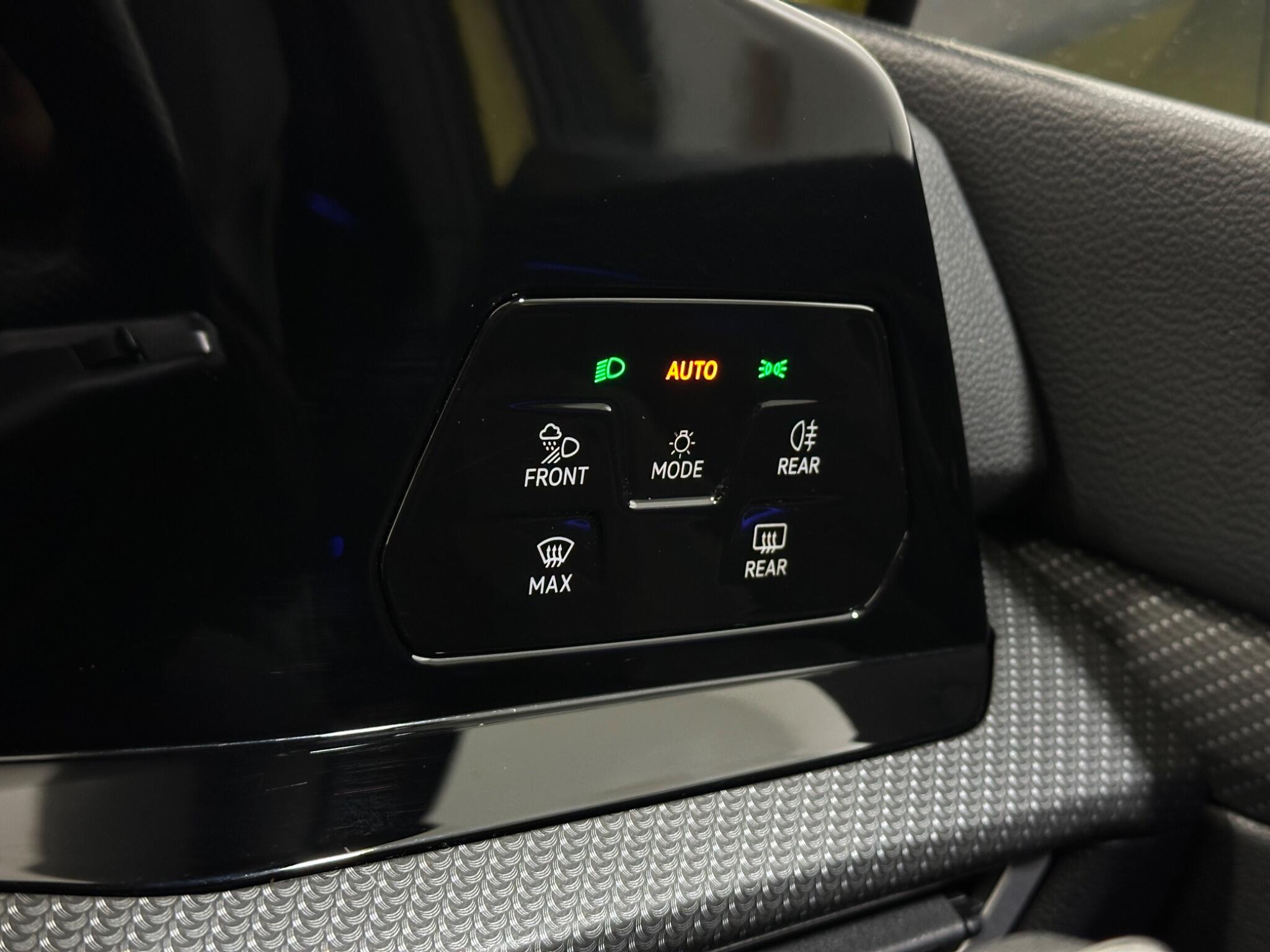 Volkswagen Golf view 17