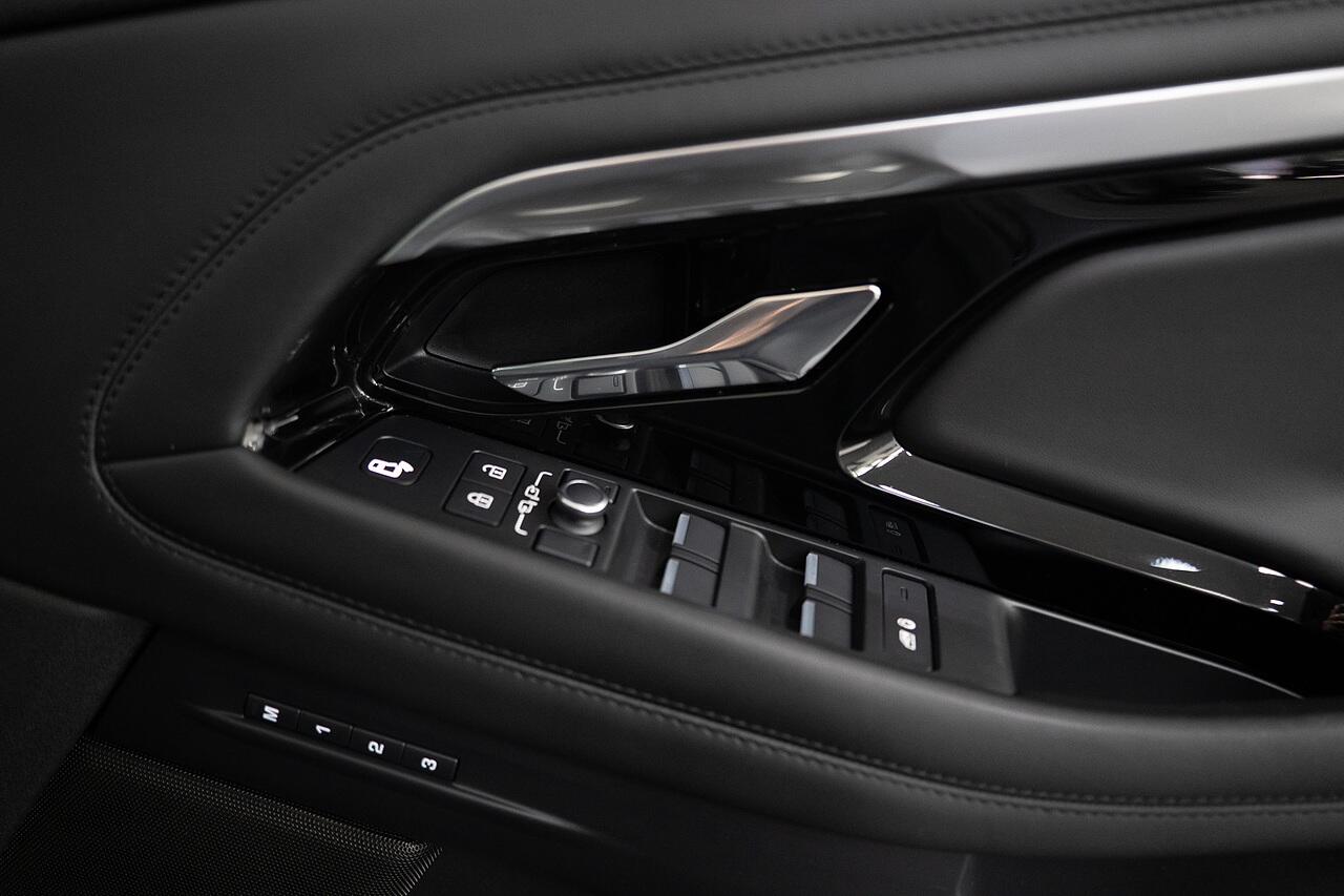 Land Rover Range Rover Evoque view 23