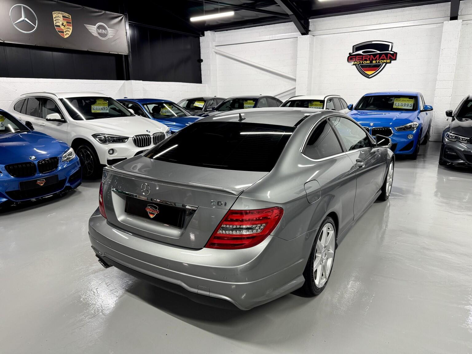 Mercedes-Benz C Class view 24