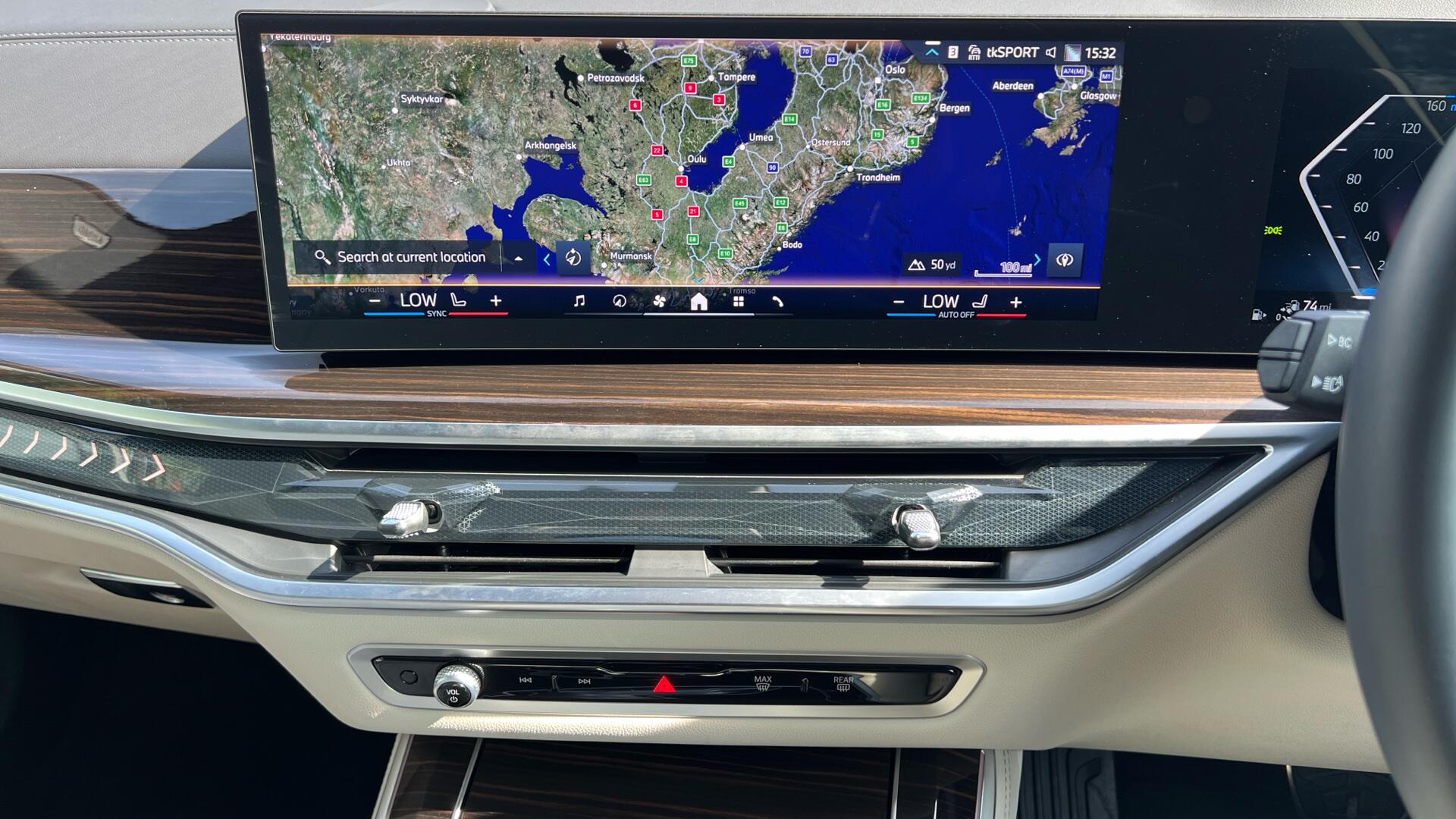 BMW X5 view 8