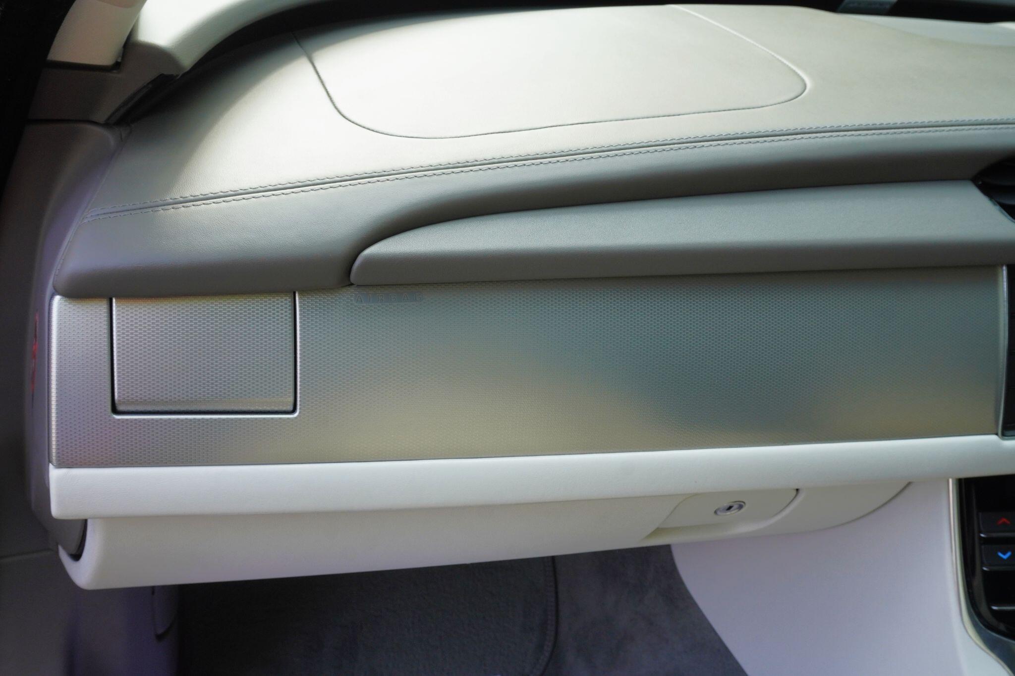 Jaguar XF view 52