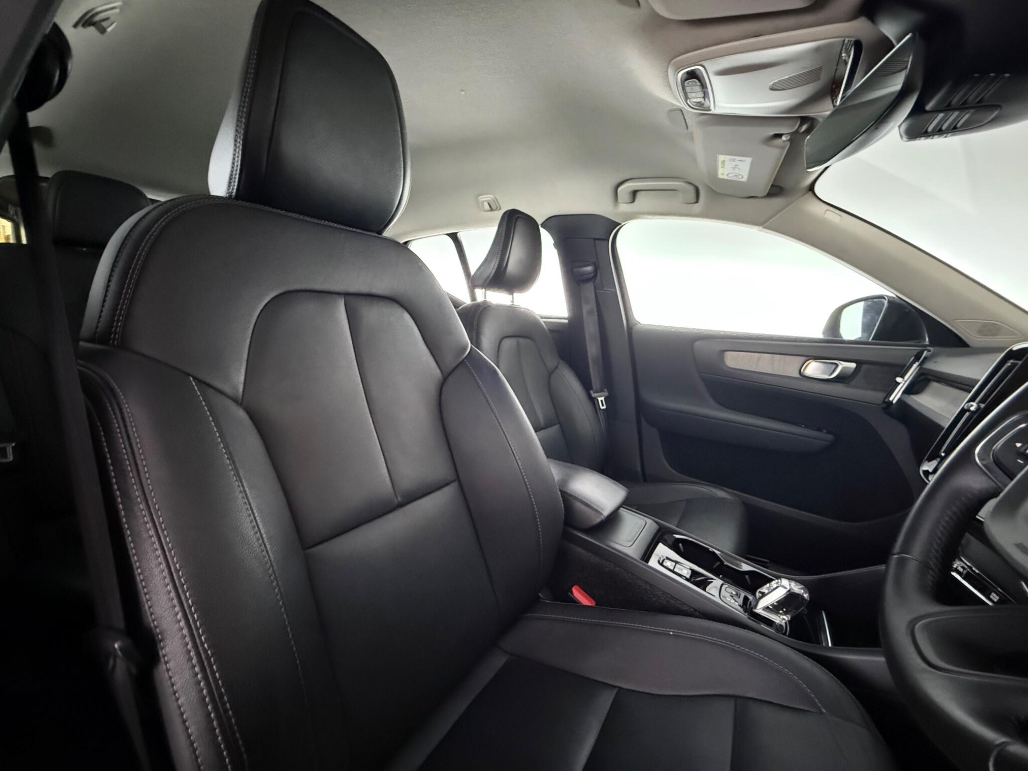 Volvo XC40 view 32
