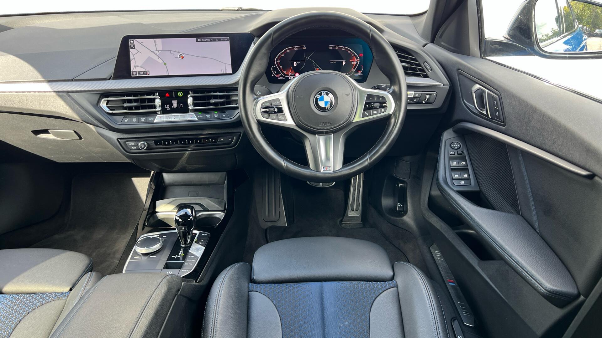 BMW 1 Series view 5