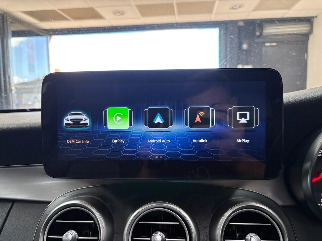 Mercedes-Benz C-Class view 21