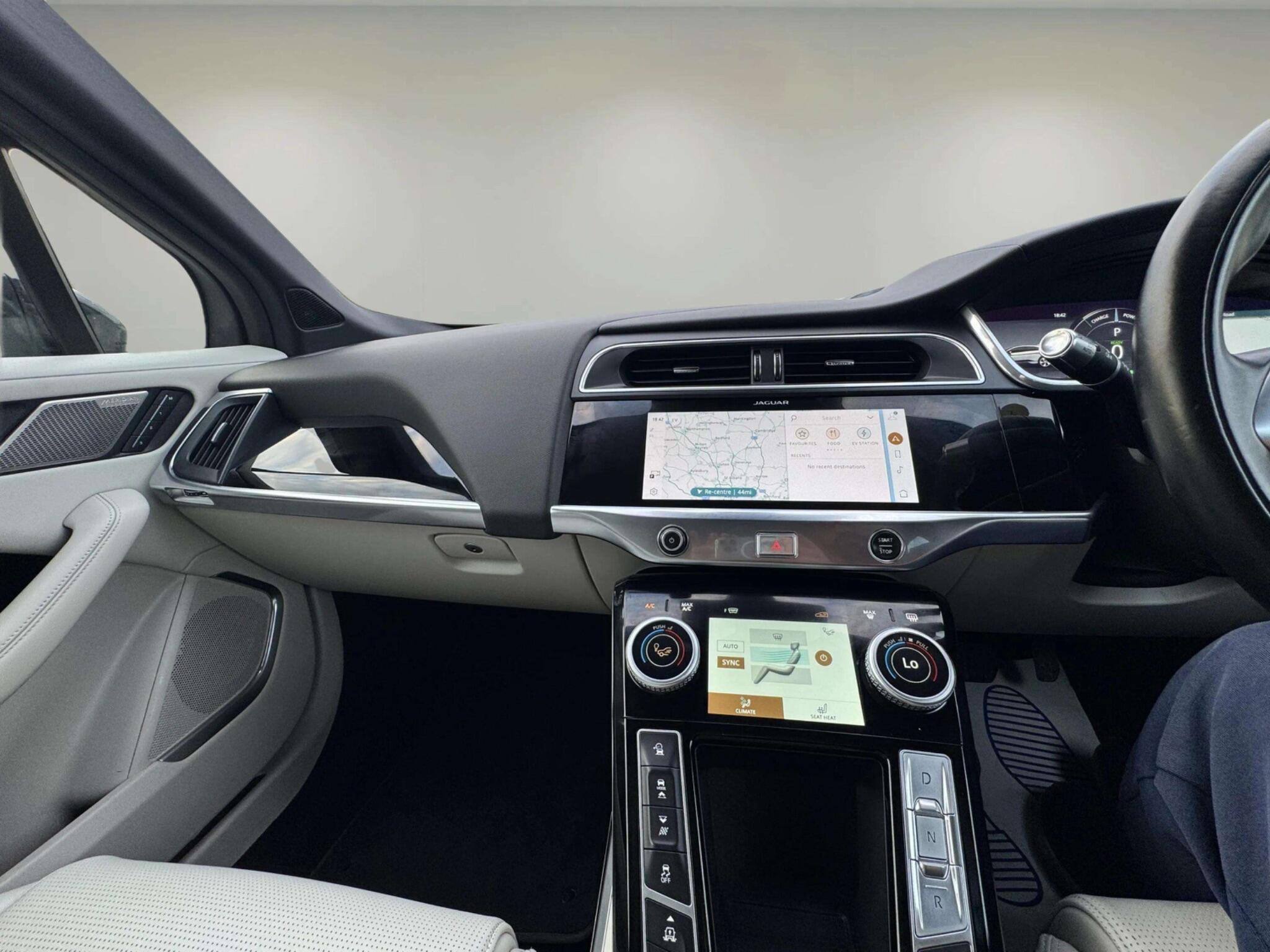 Jaguar I-Pace view 33