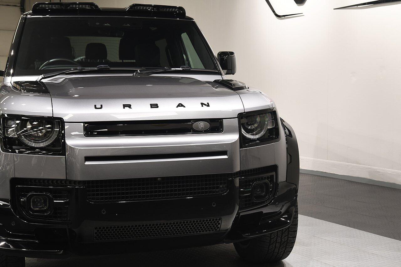 Land Rover Defender view 30