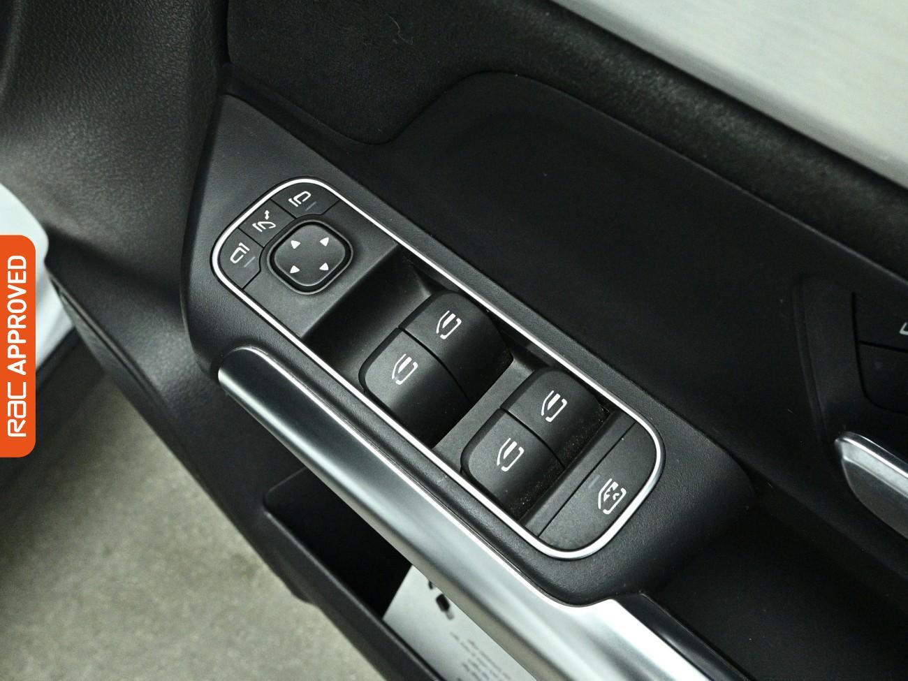Mercedes-Benz Eqa view 25