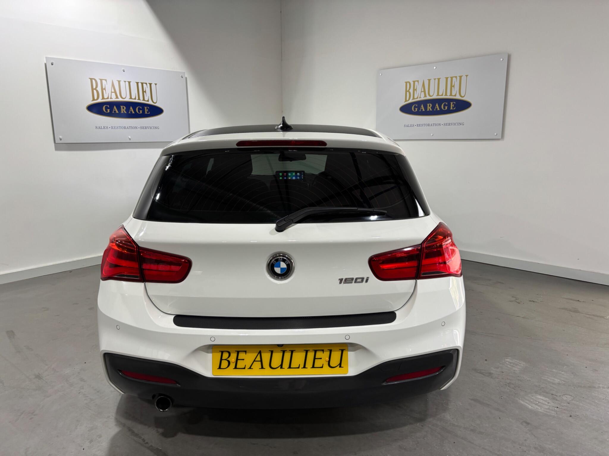 BMW 1 Series view 48