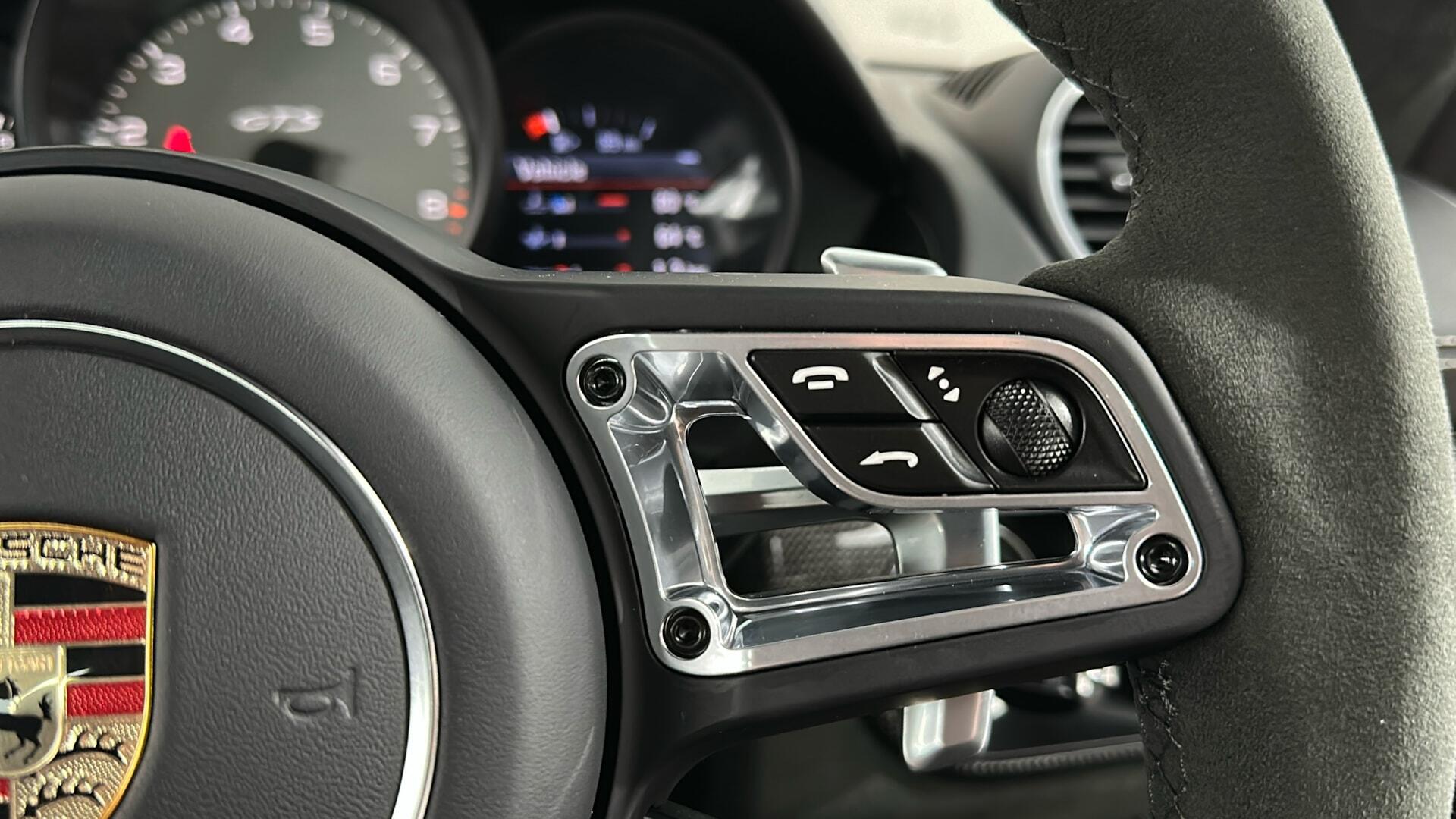Porsche Cayman view 37