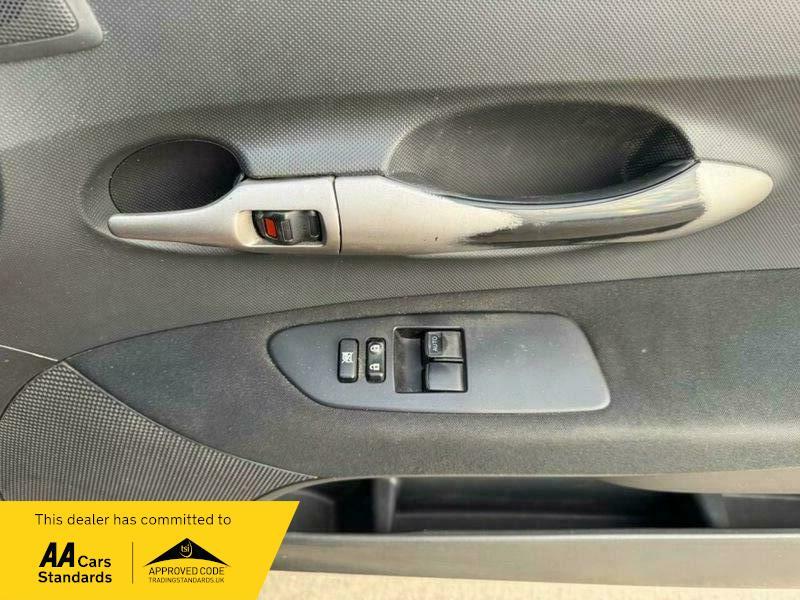 2007 Toyota Auris image 22