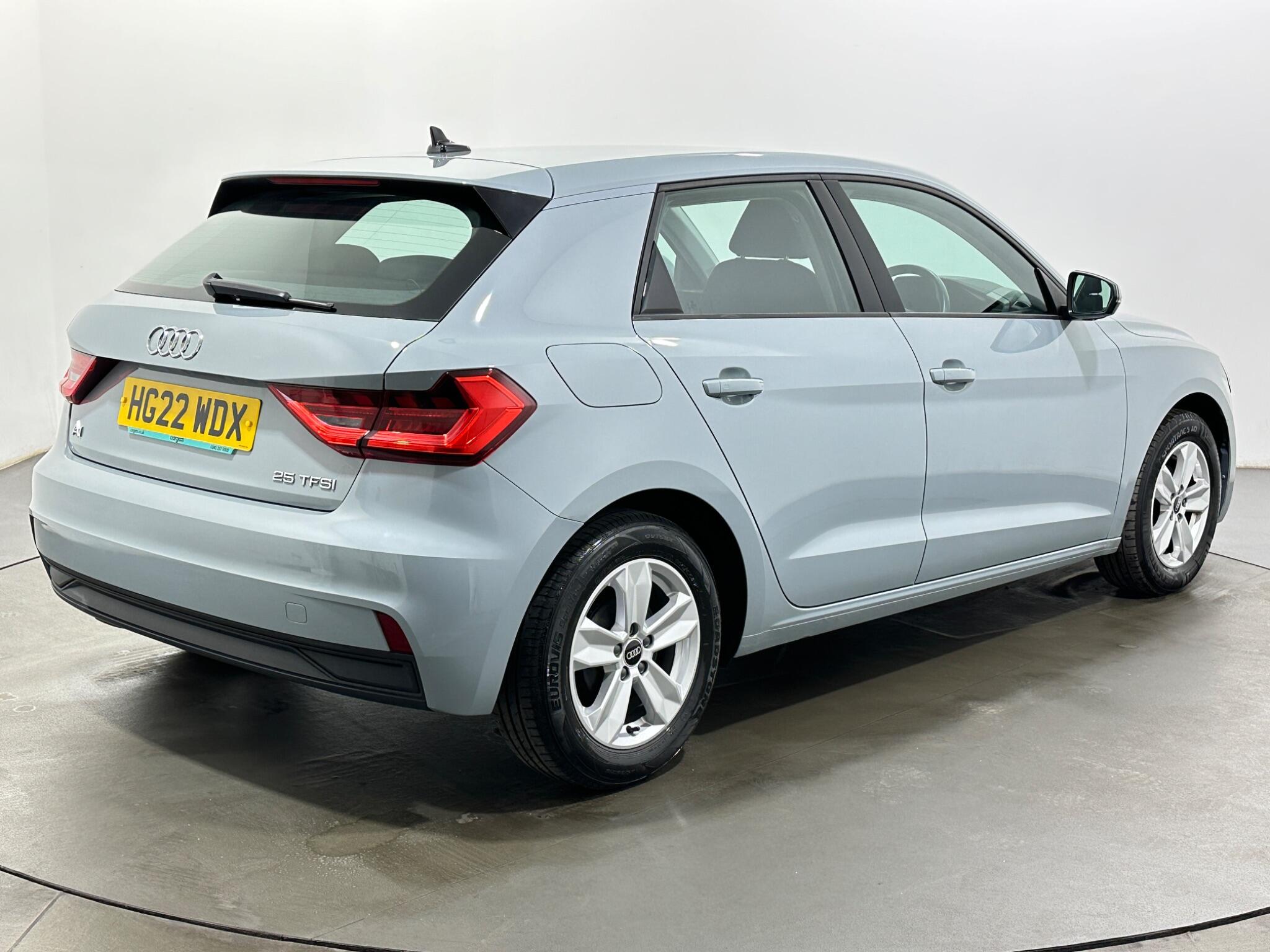 Audi A1 view 8