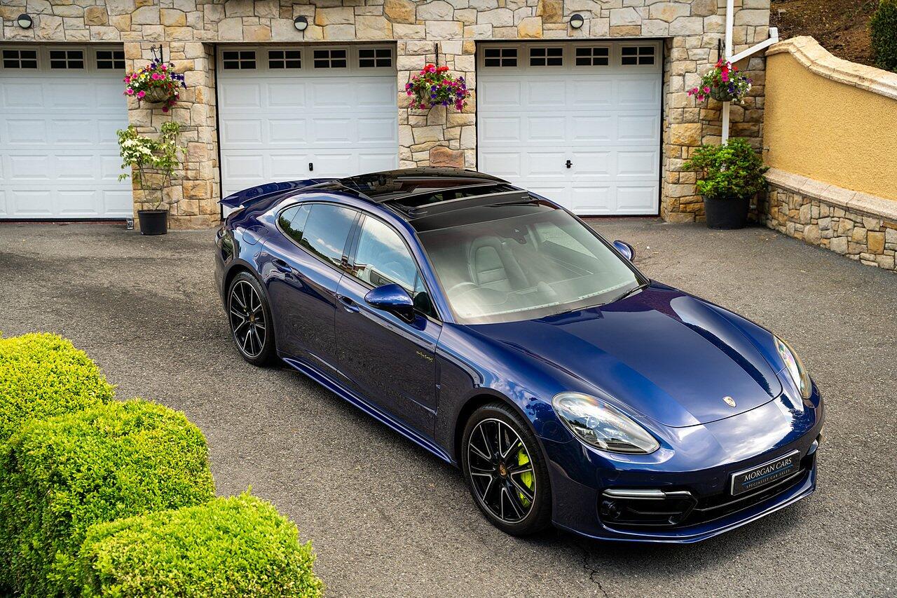 Porsche Panamera view 86