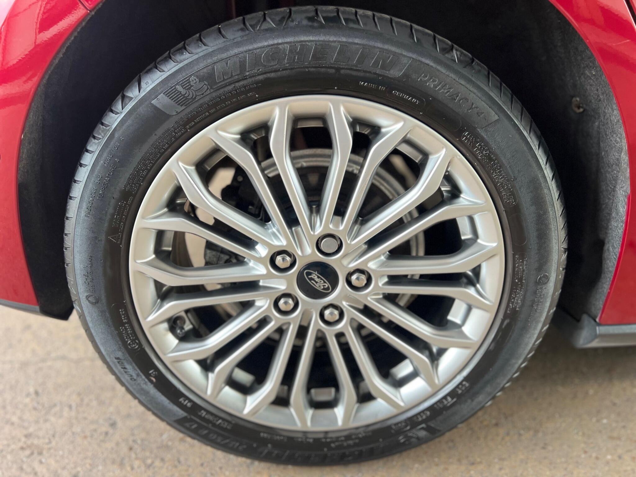 Ford Focus view 20