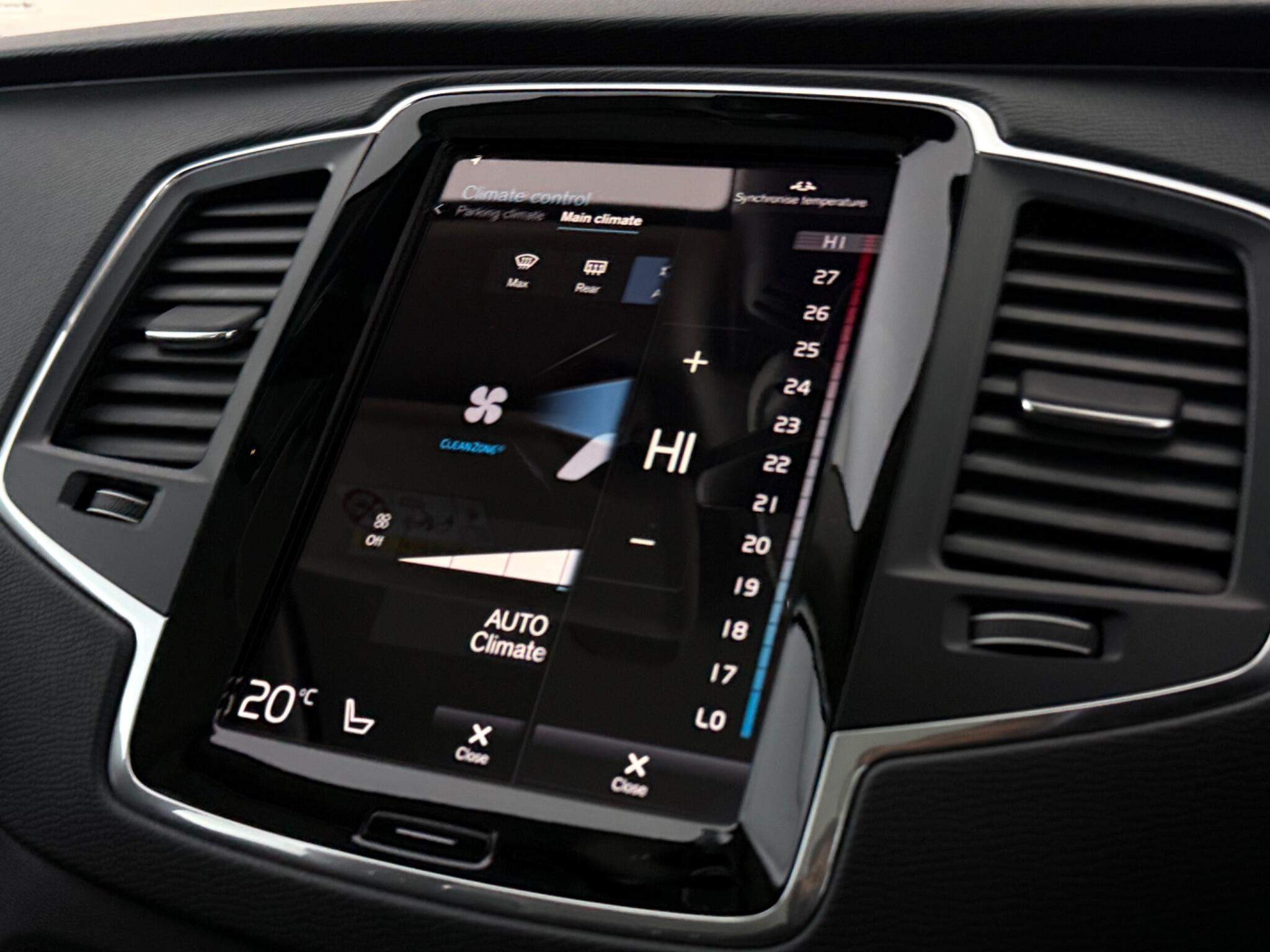 Volvo XC90 view 31