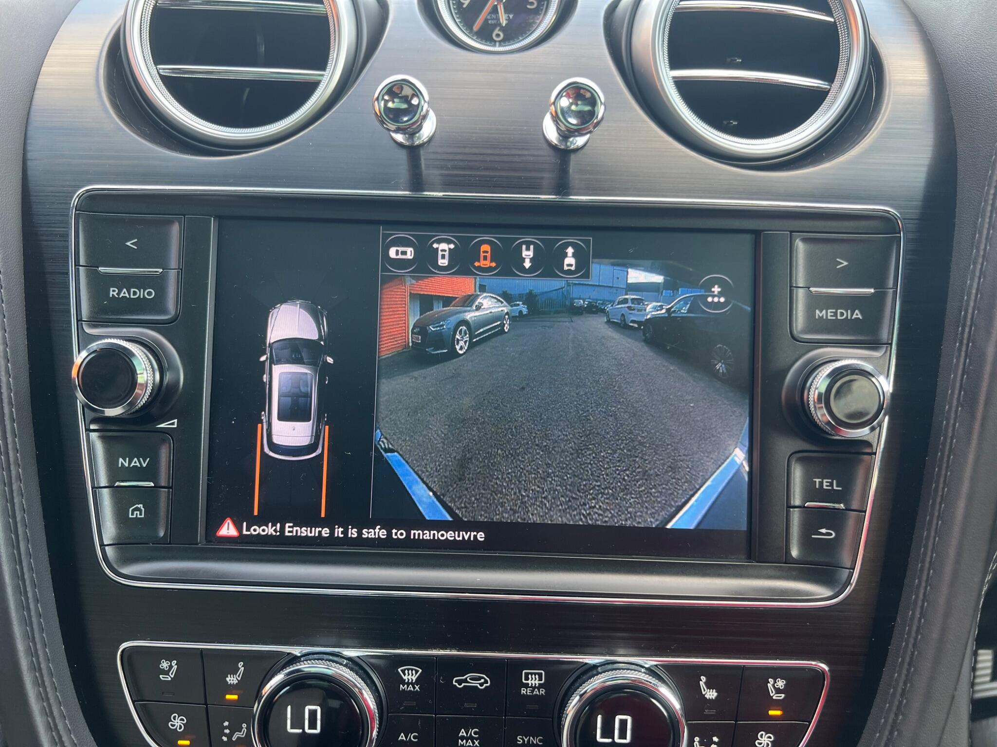 Bentley Bentayga view 59