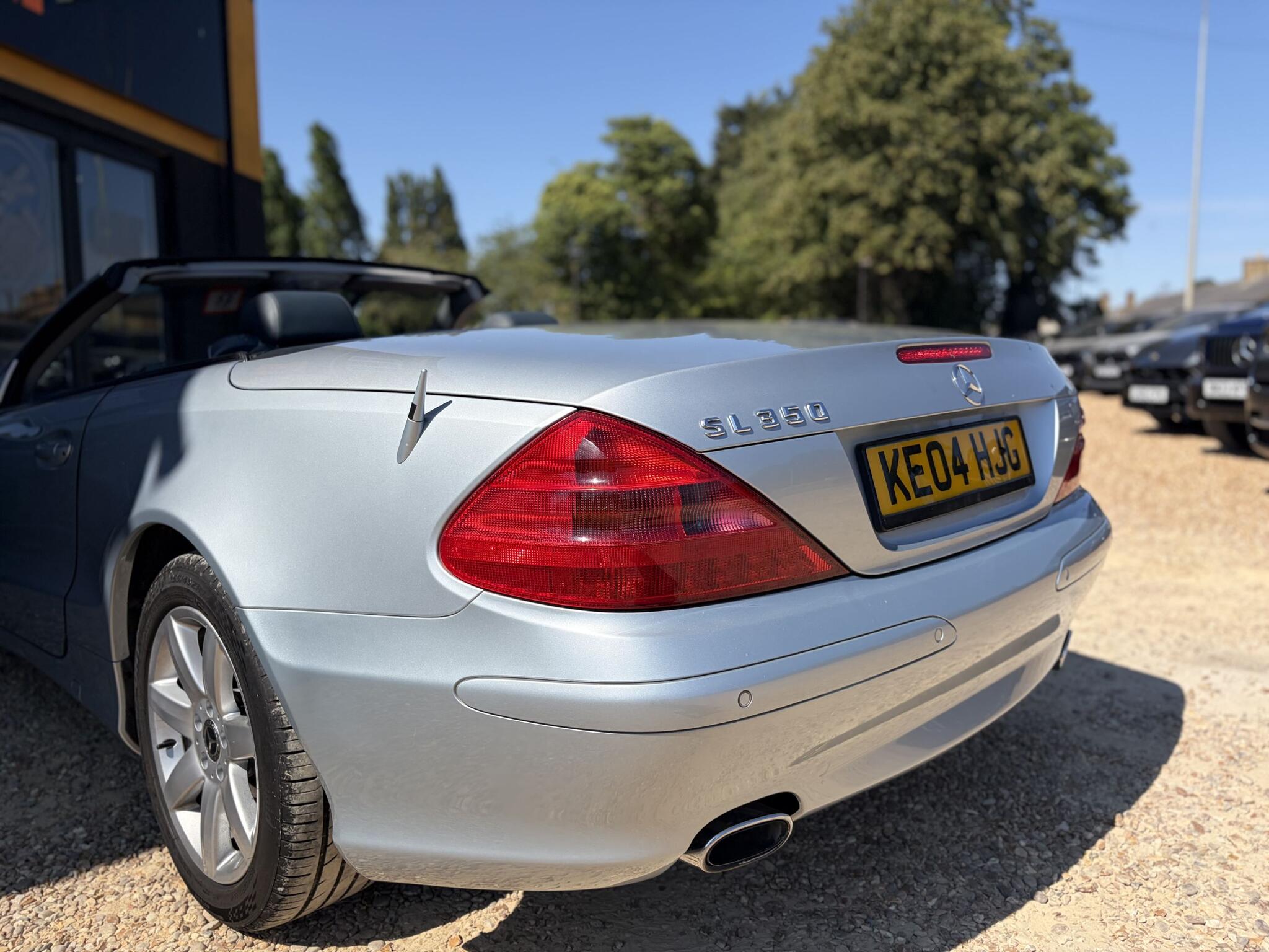 Mercedes-Benz SL view 8