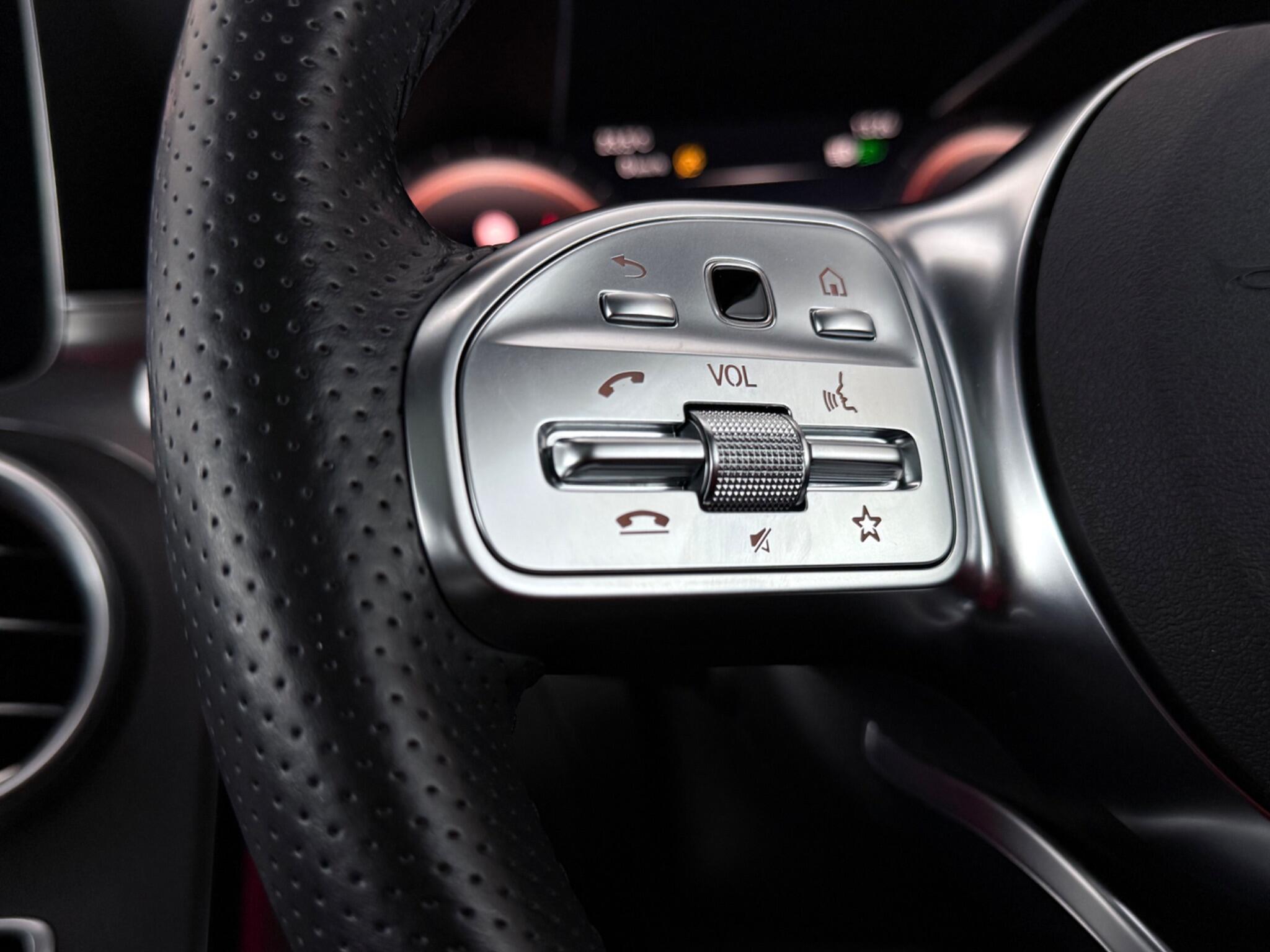 Mercedes-Benz C-Class view 17
