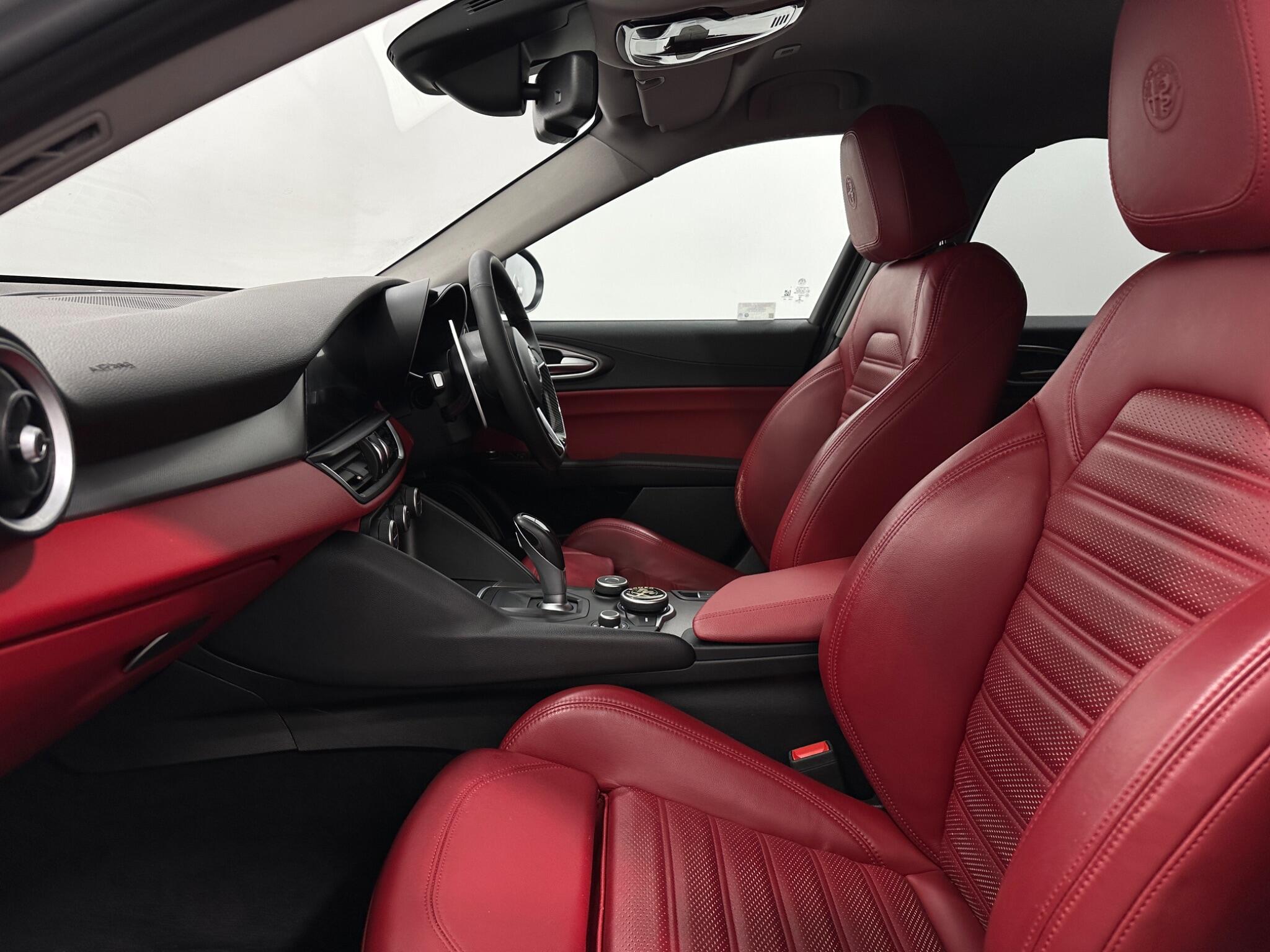 Alfa Romeo Giulia view 35