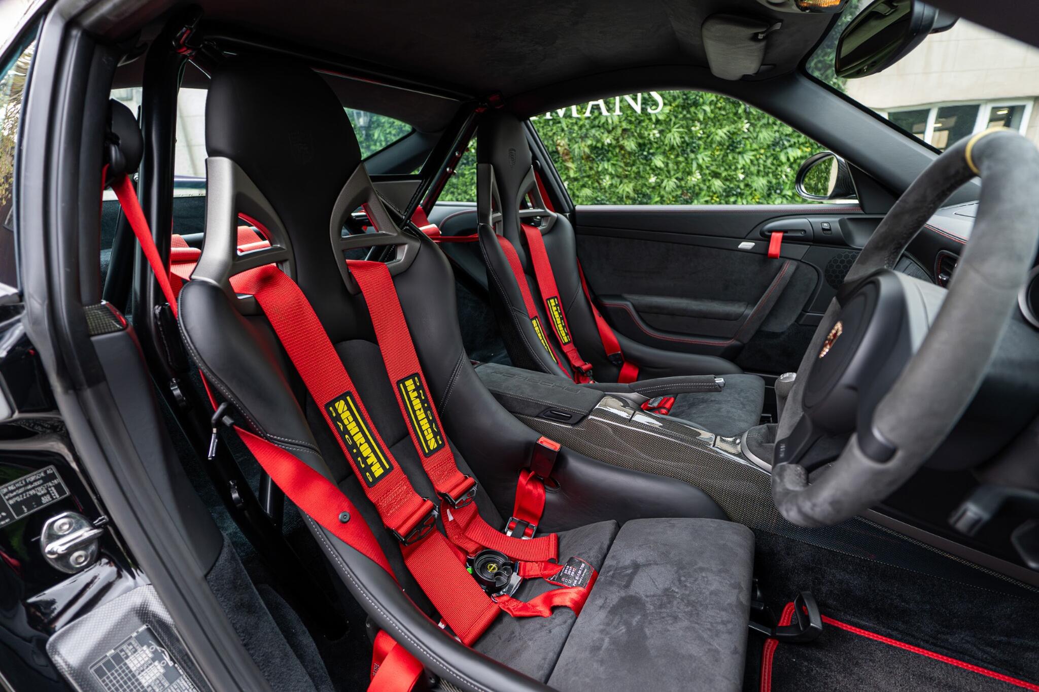 Porsche 911 view 6