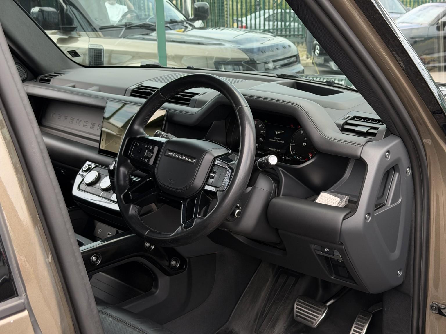 Land Rover Defender view 28
