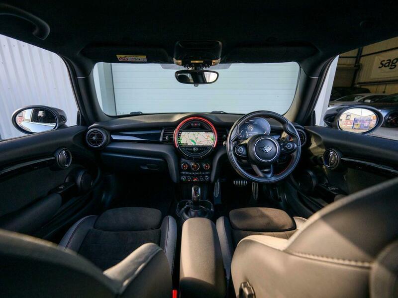 Mini Hatch view 3