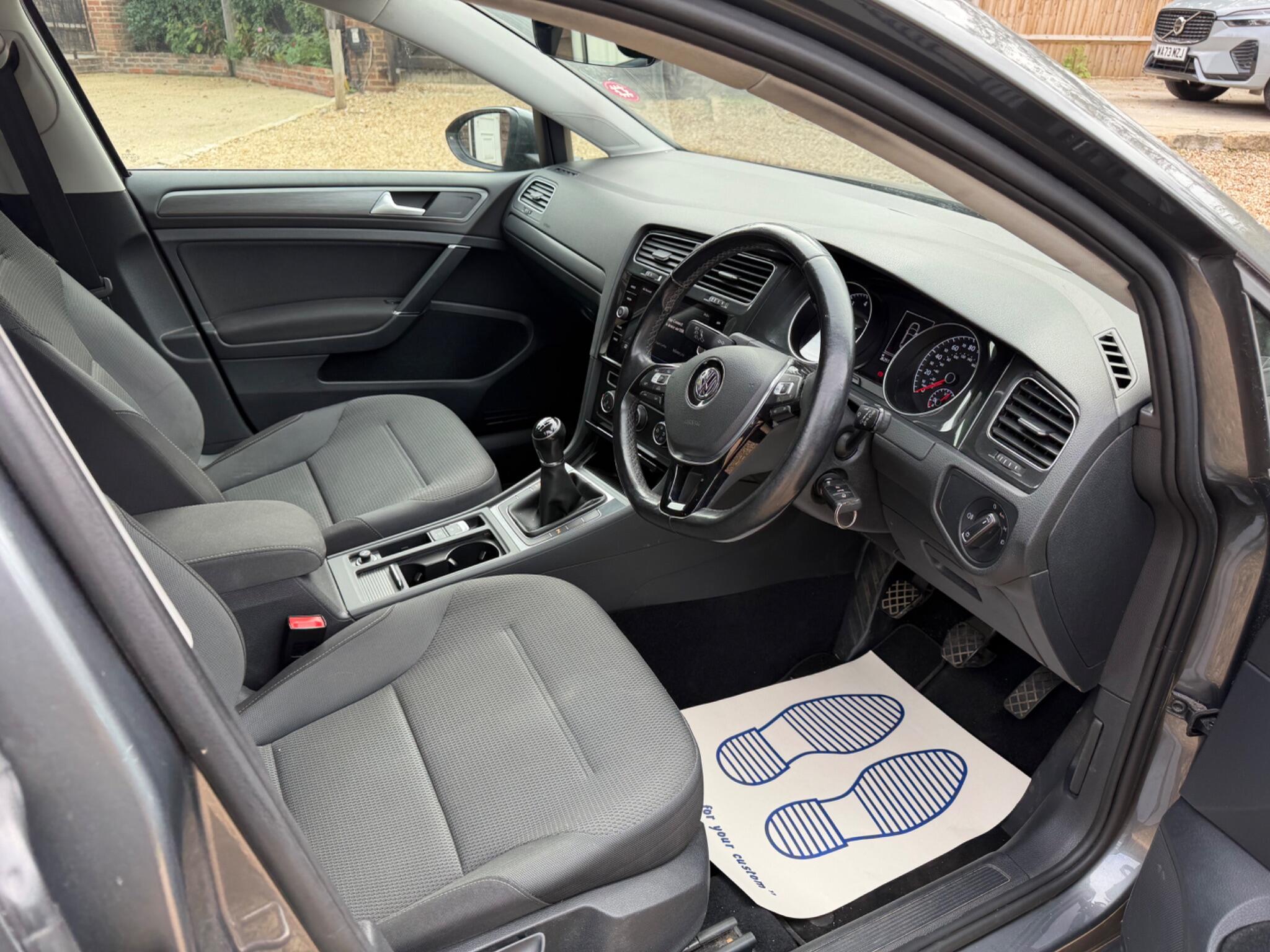 Volkswagen Golf view 20
