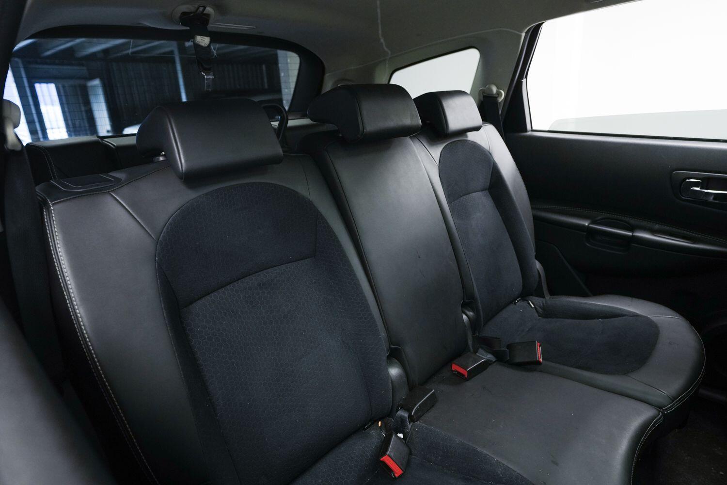 Nissan Qashqai+2 view 12