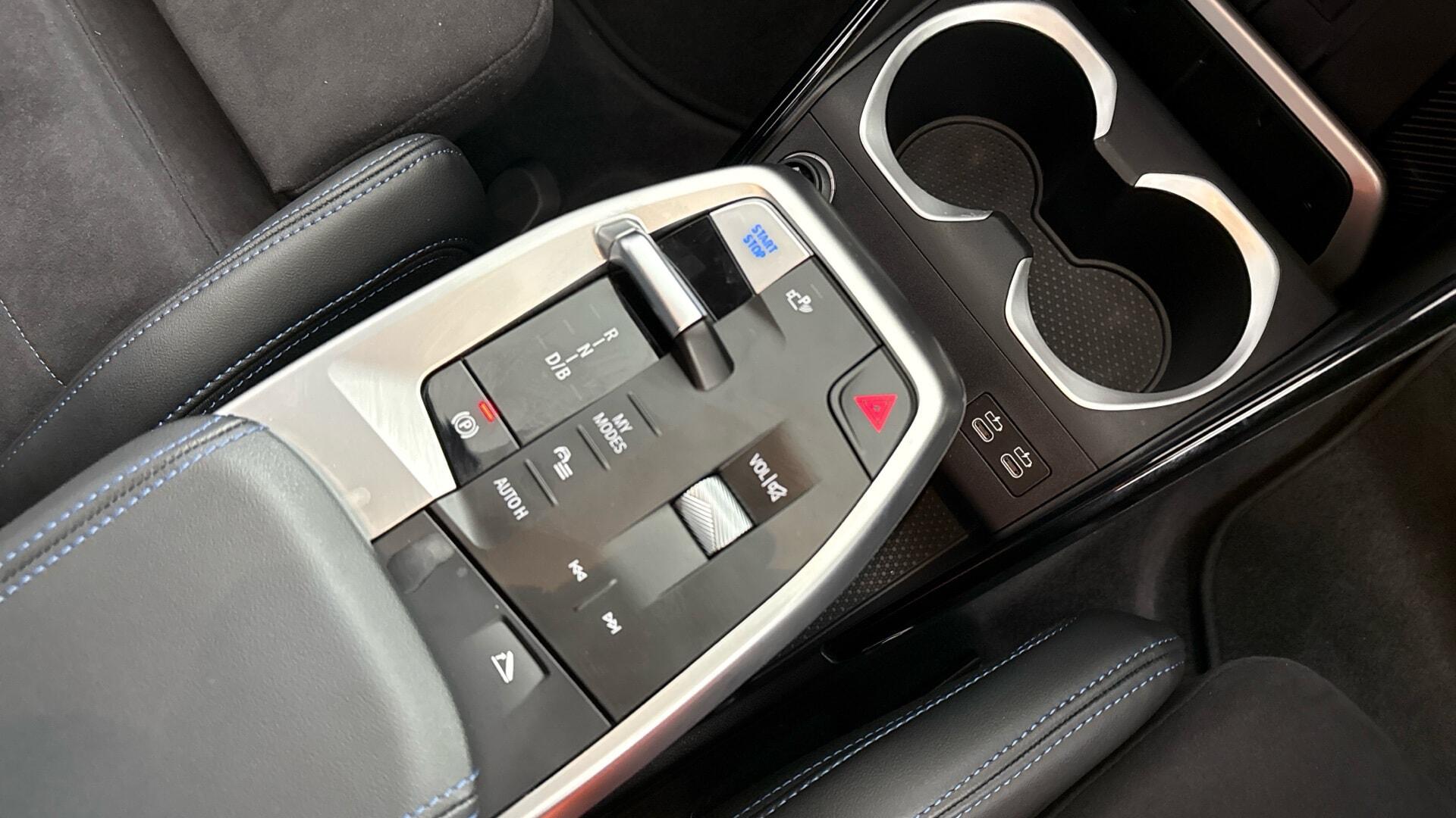 BMW iX1 view 10