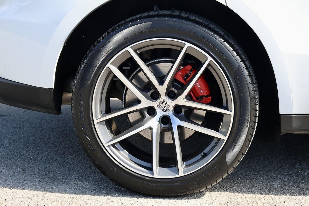 Porsche Macan view 43