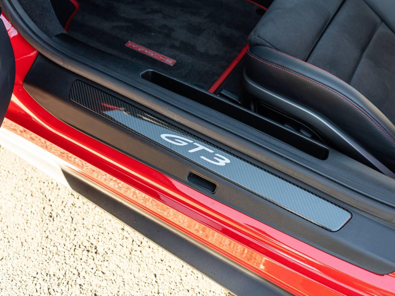 Porsche 911 view 27