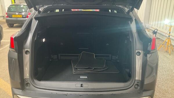 Peugeot 3008 view 13