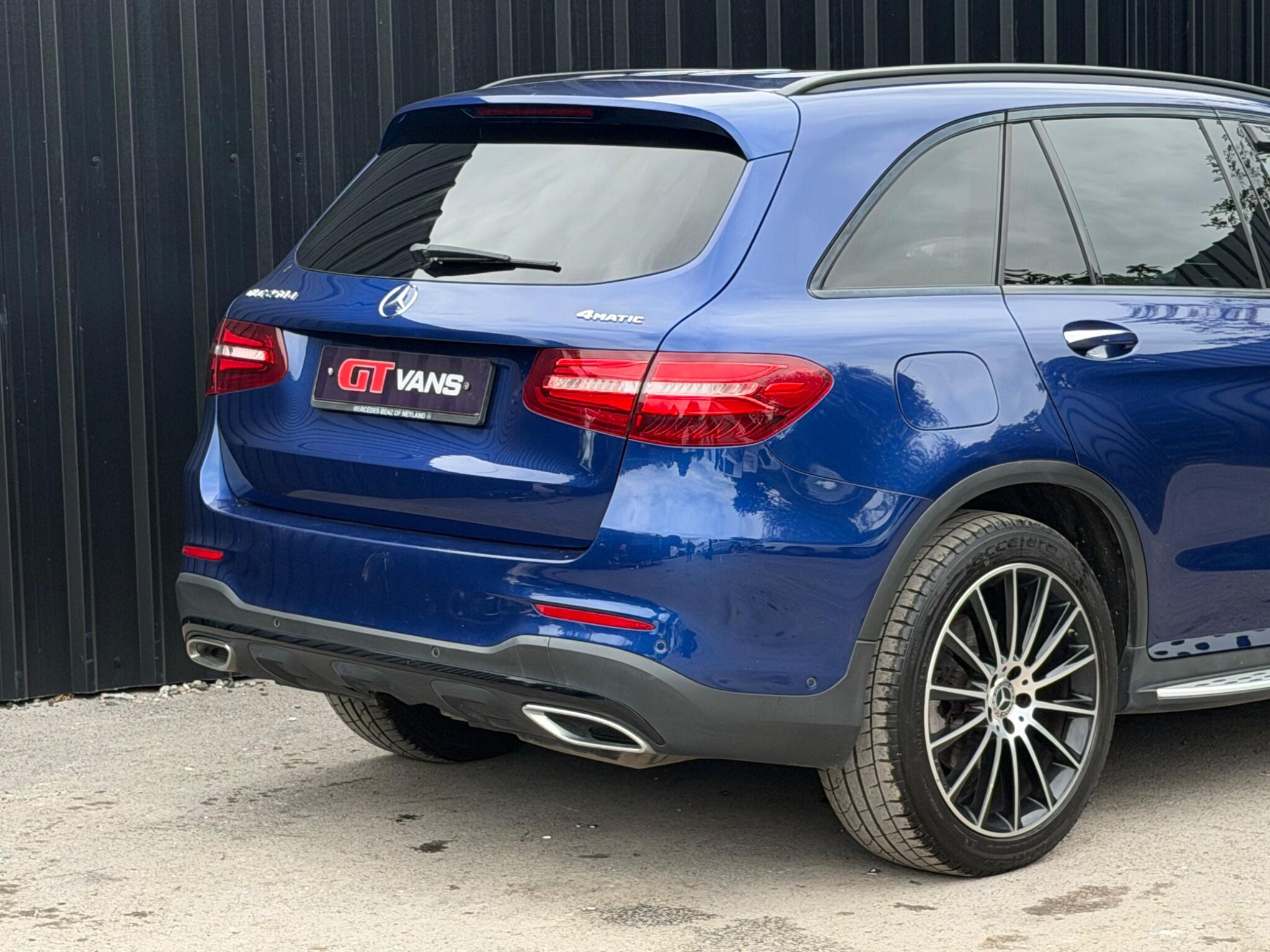 Mercedes-Benz GLC view 40