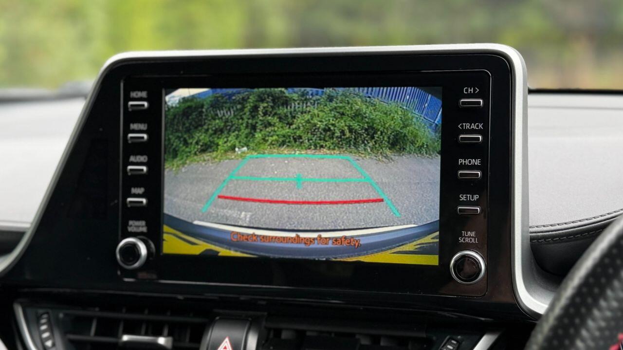 Toyota C-HR view 20