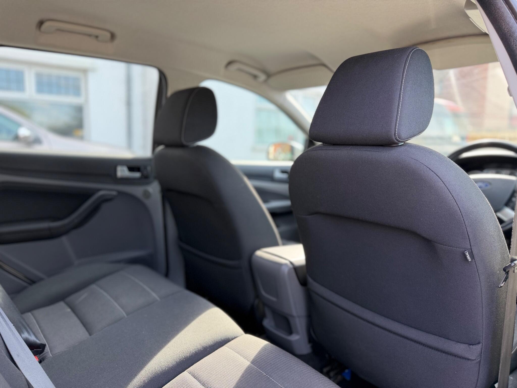 Ford Focus view 11