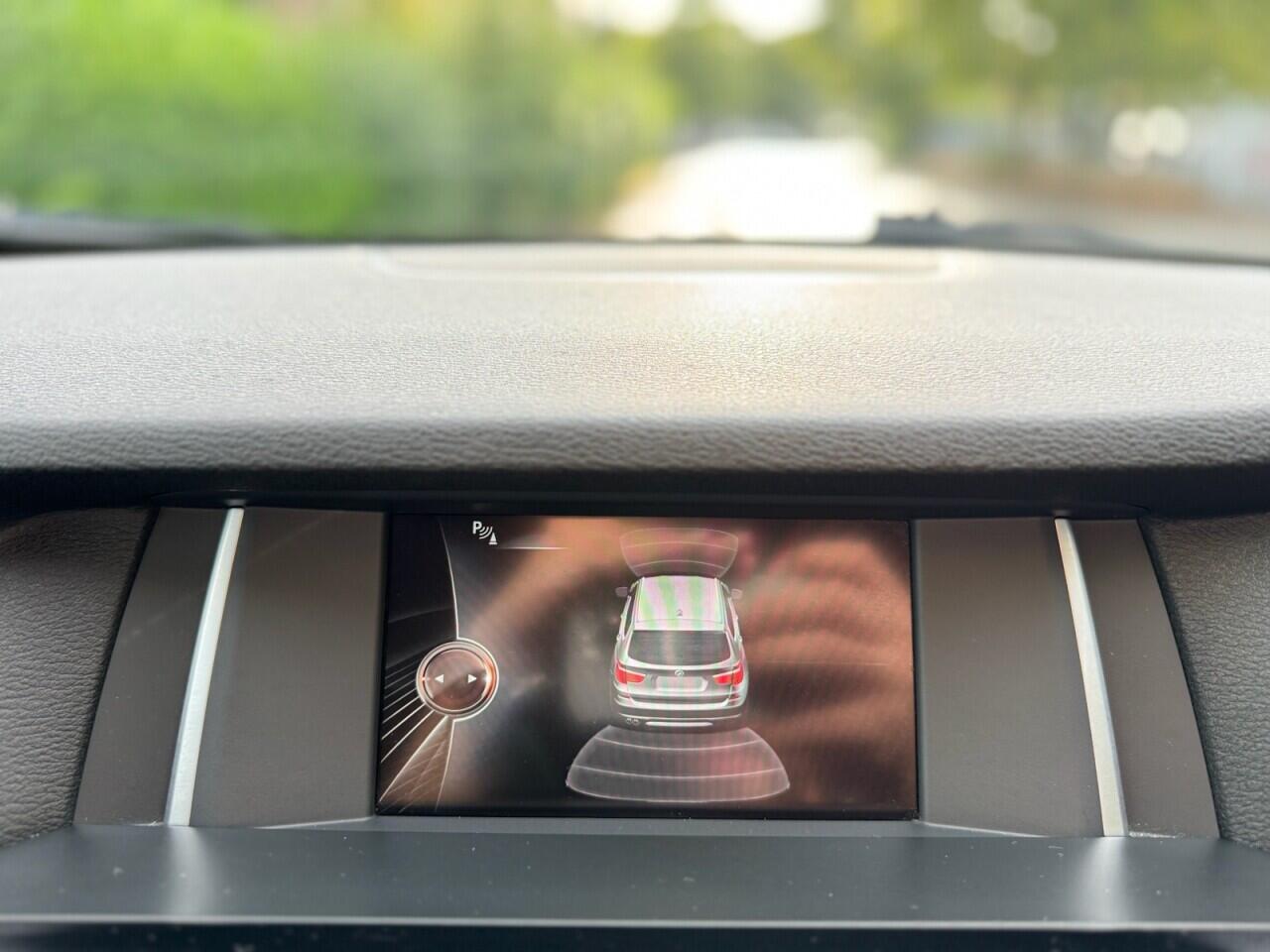 BMW X3 view 12