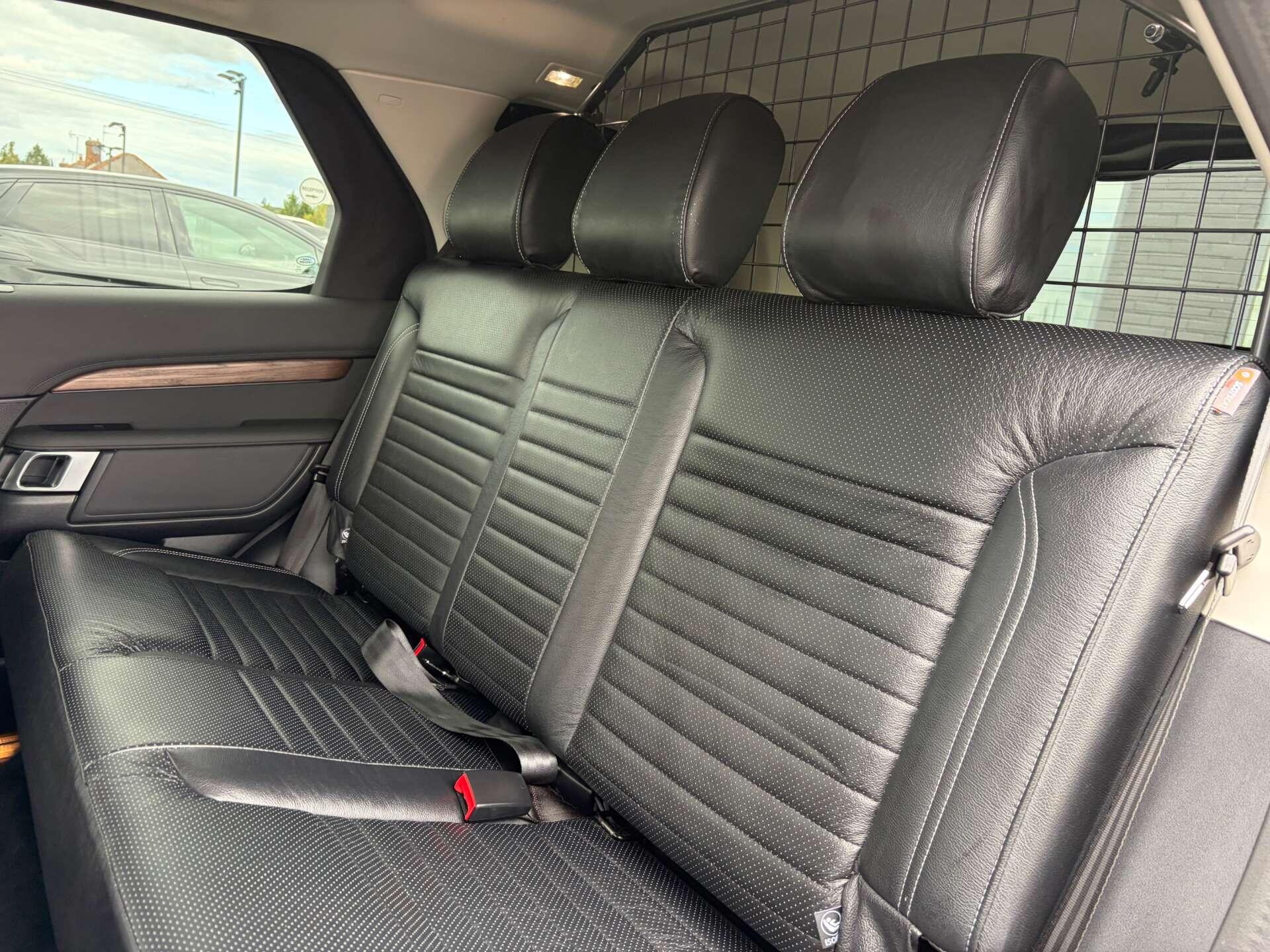 Land Rover Discovery 3 view 24