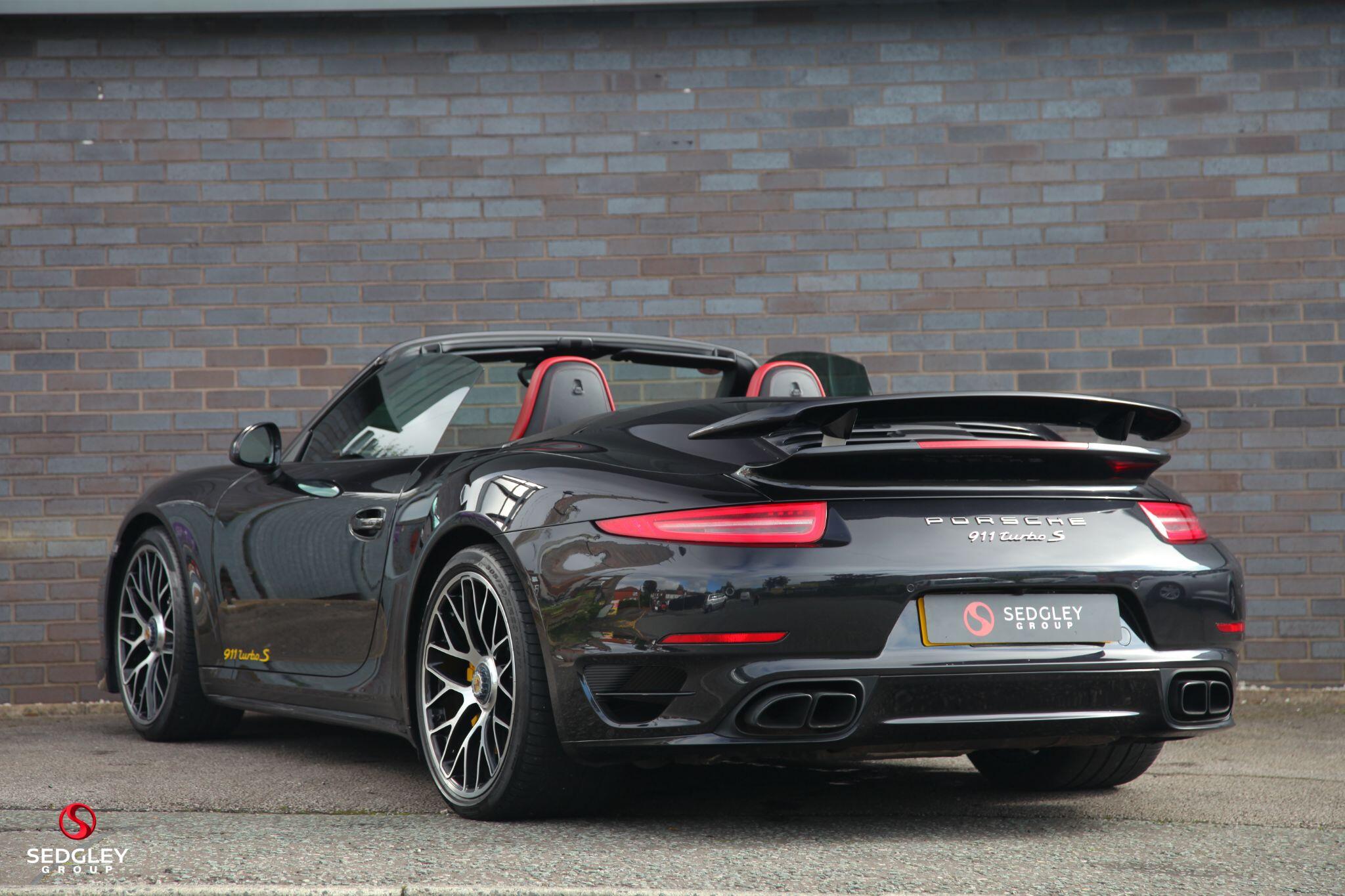 Porsche 911 view 9