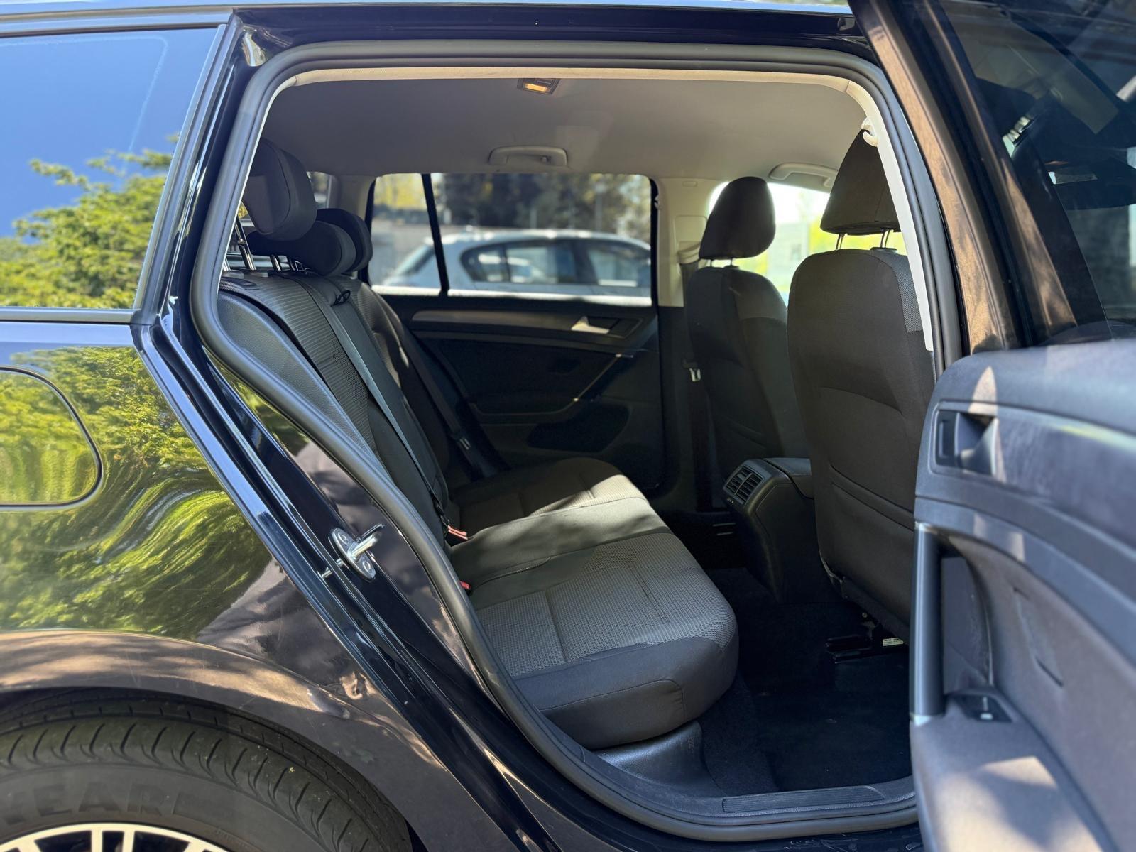 Volkswagen Golf view 33