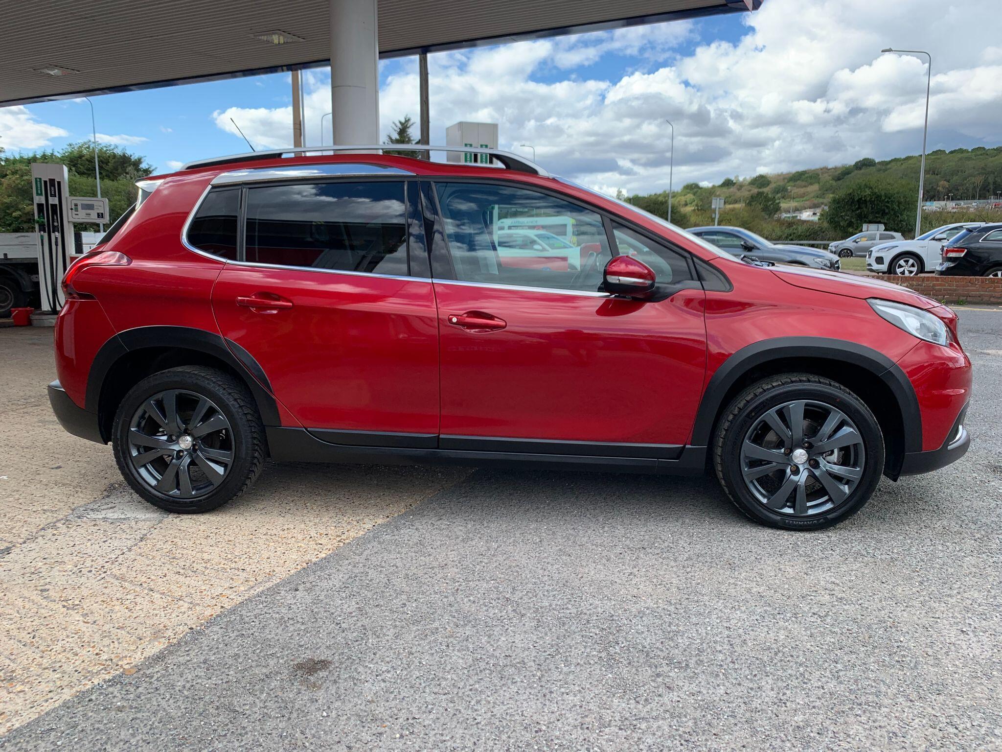 Peugeot 2008 view 9