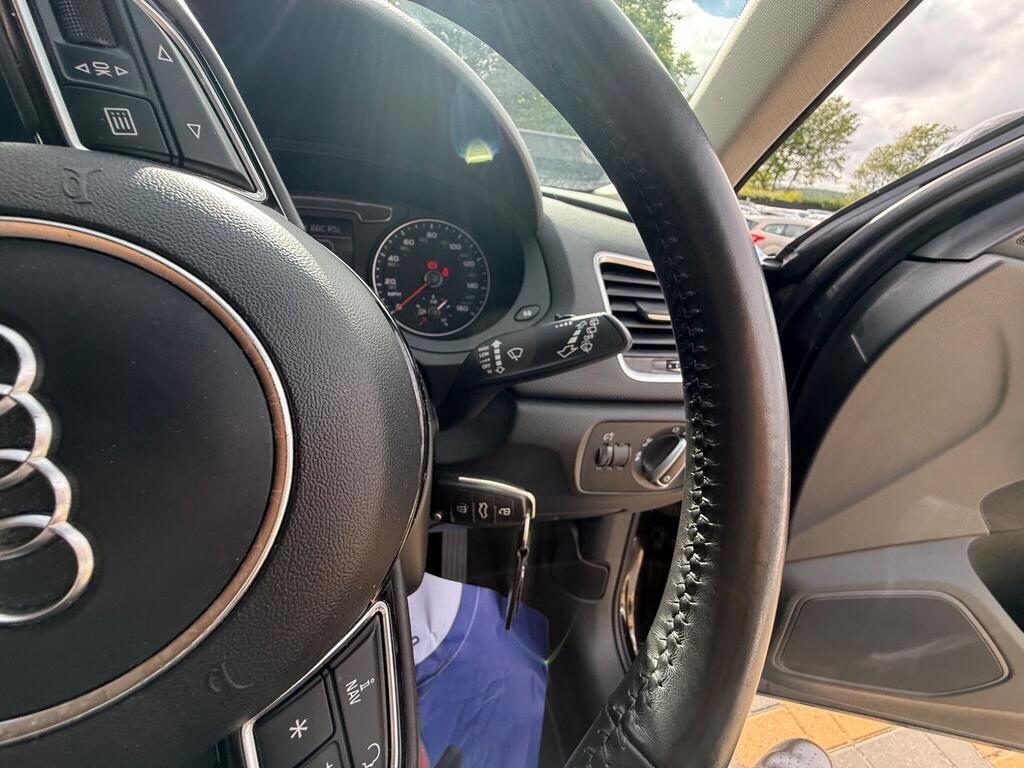 Audi Q3 view 26
