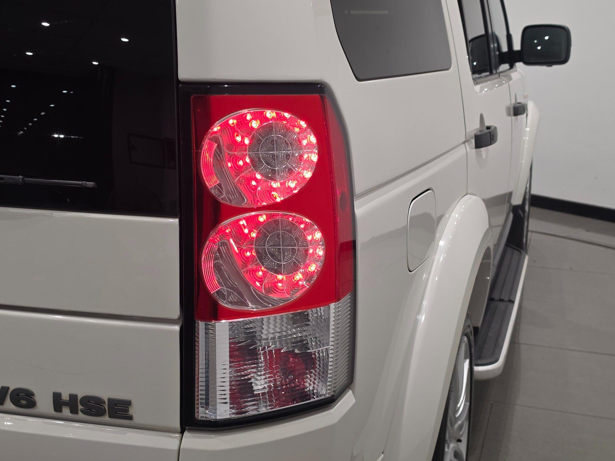 Land Rover Discovery view 15
