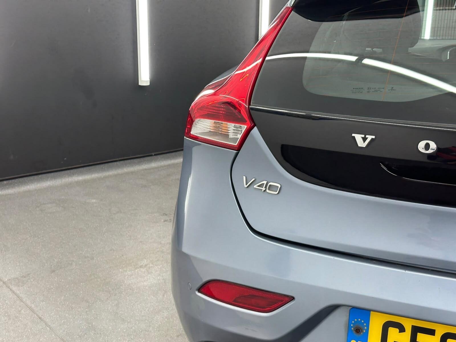 Volvo V40 view 6