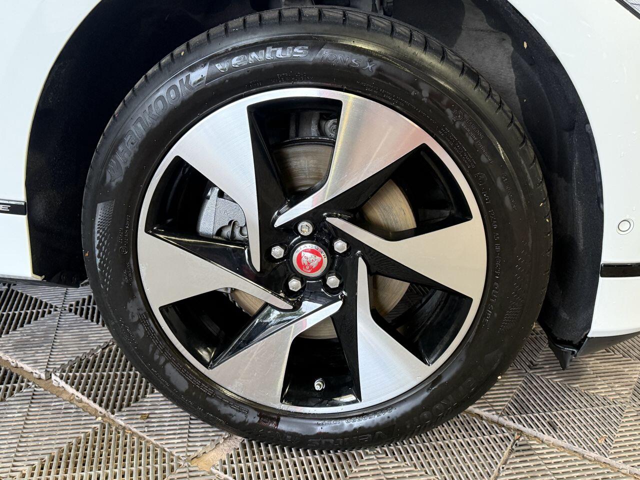 Jaguar I-Pace view 19