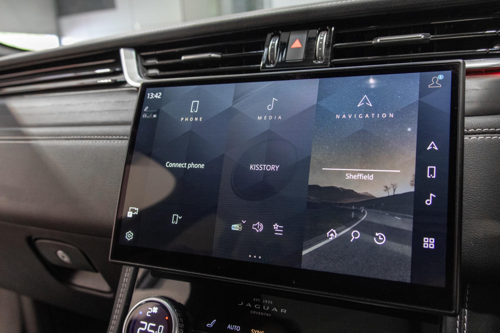 Jaguar F-Pace view 17